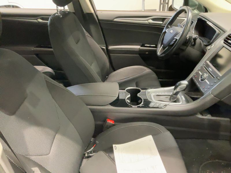 Ford Mondeo 2.0 EcoBoost Titanium 2016 – снимка 17