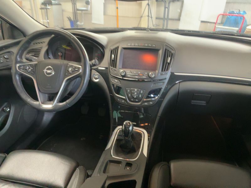 Opel Insignia Sports Tourer 2.0 SIDI Turbo Business Innovation 2015 – снимка 18