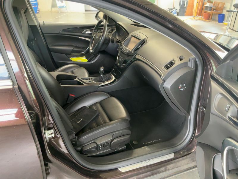 Opel Insignia Sports Tourer 2.0 SIDI Turbo Business Innovation 2015 – снимка 17