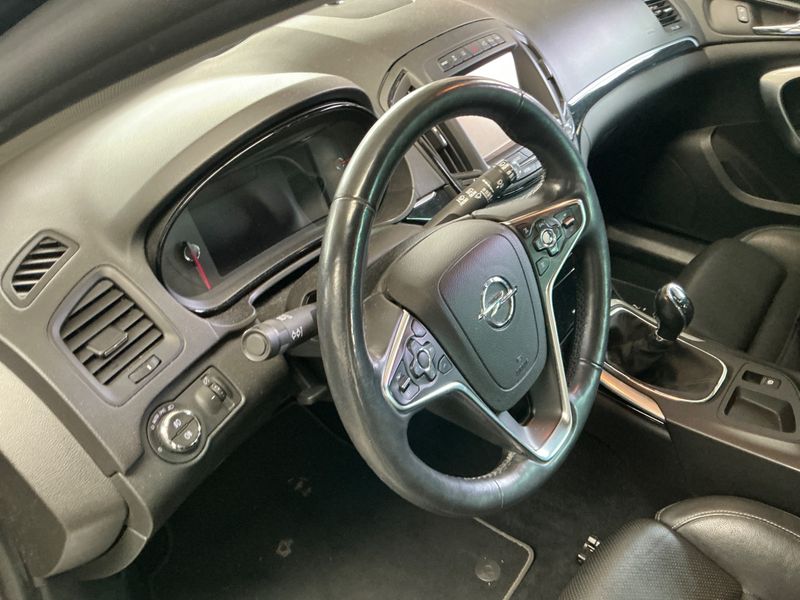 Opel Insignia Sports Tourer 2.0 SIDI Turbo Business Innovation 2015 – снимка 32