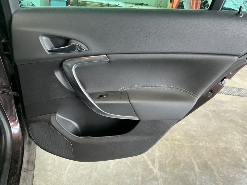 Opel Insignia Sports Tourer 2.0 SIDI Turbo Business Innovation 2015 – снимка 27