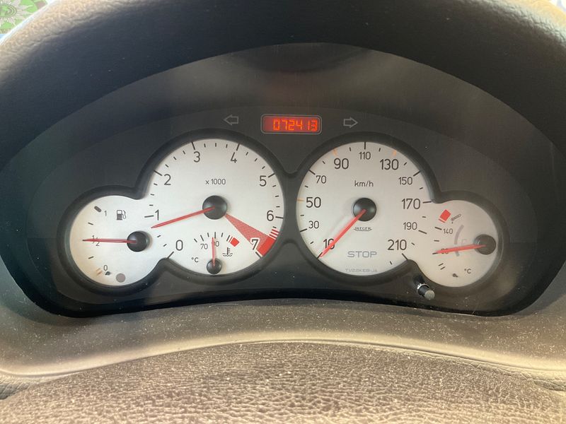 Peugeot 206 1.6 CC Platinum 2001 – снимка 4