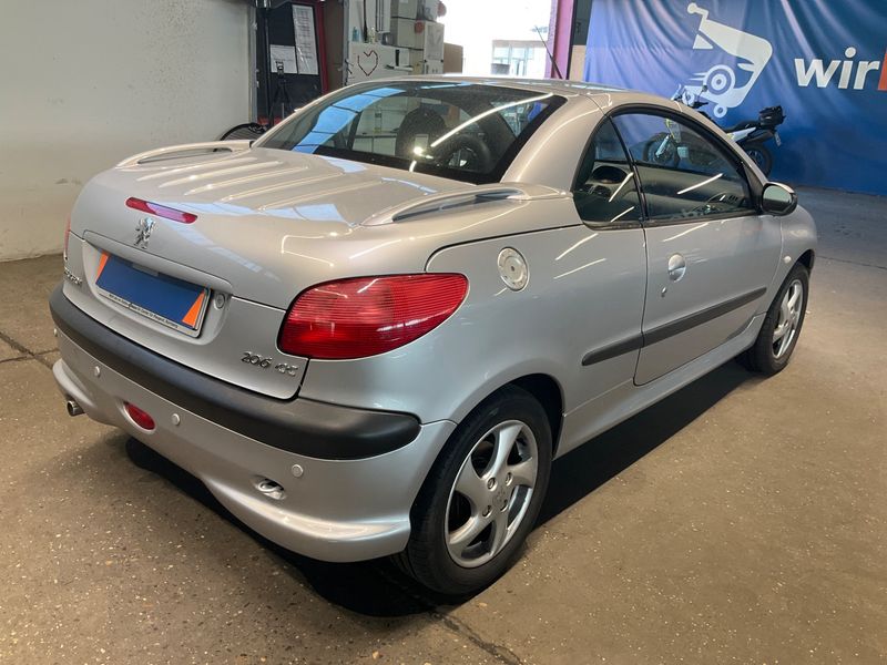 Peugeot 206 1.6 CC Platinum 2001 – снимка 2