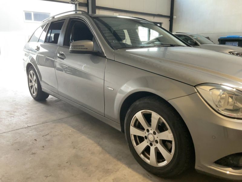 Mercedes-Benz C-Klasse C 180 CGI T BlueEfficiency Classic 2011 – снимка 12