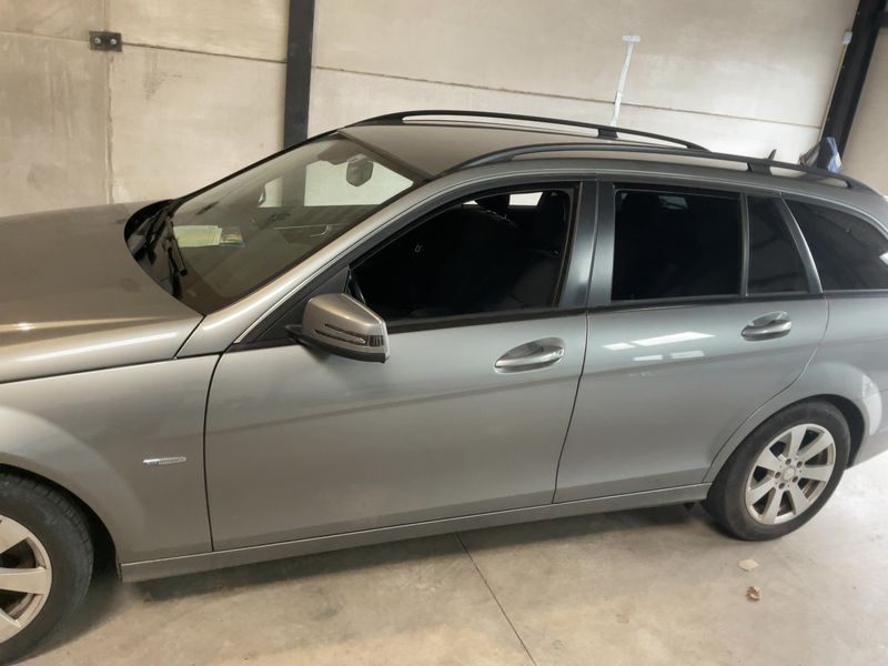 Mercedes-Benz C-Klasse C 180 CGI T BlueEfficiency Classic 2011 – снимка 4