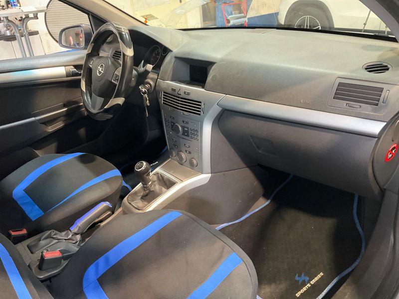 Opel Astra 1.6 Edition 2009 – снимка 3