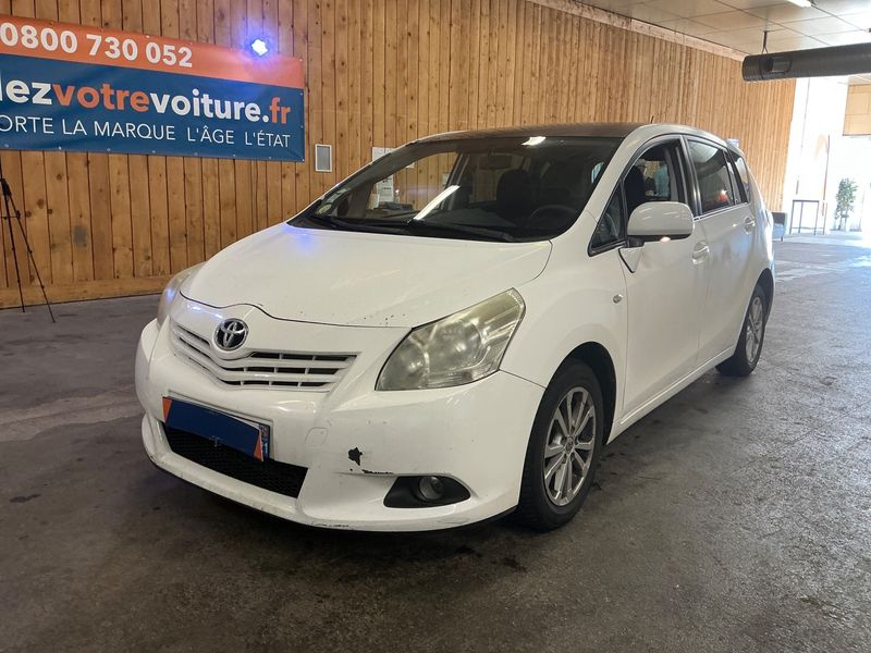 Toyota Verso 2.0 D-4D SkyView Edition 2012 – снимка 1