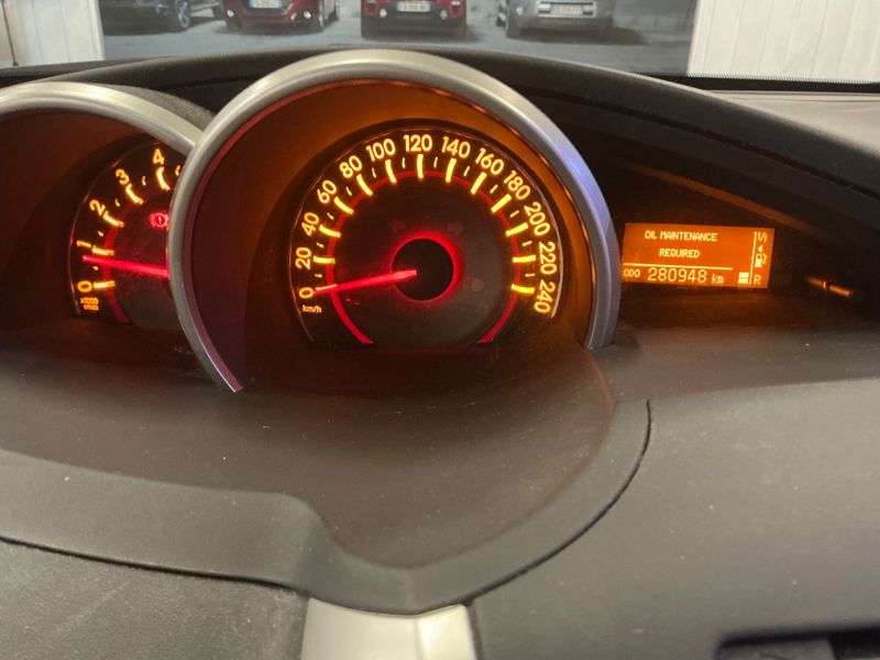 Toyota Verso 2.0 D-4D SkyView Edition 2012 – снимка 4