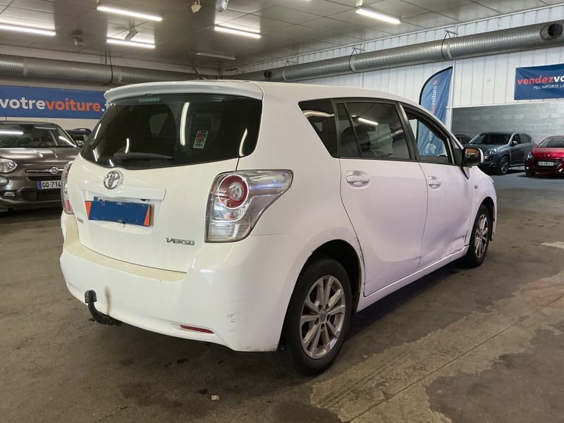 Toyota Verso 2.0 D-4D SkyView Edition 2012 – снимка 2