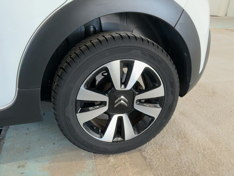 Citroen C3 1.2 PureTech Shine 2023 – снимка 5