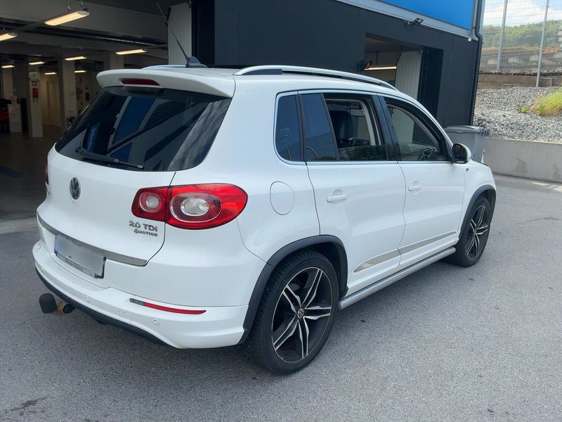 Volkswagen Tiguan 2.0 TDI Sport & Style 4Motion 2011 – снимка 8