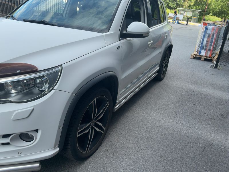 Volkswagen Tiguan 2.0 TDI Sport & Style 4Motion 2011 – снимка 2