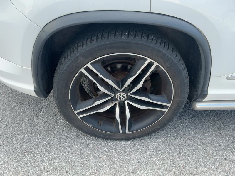 Volkswagen Tiguan 2.0 TDI Sport & Style 4Motion 2011 – снимка 9