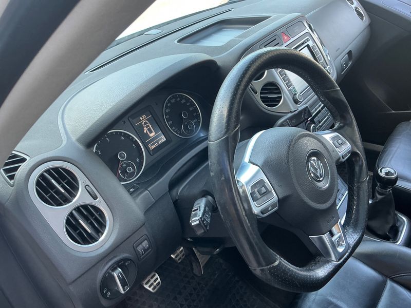Volkswagen Tiguan 2.0 TDI Sport & Style 4Motion 2011 – снимка 26