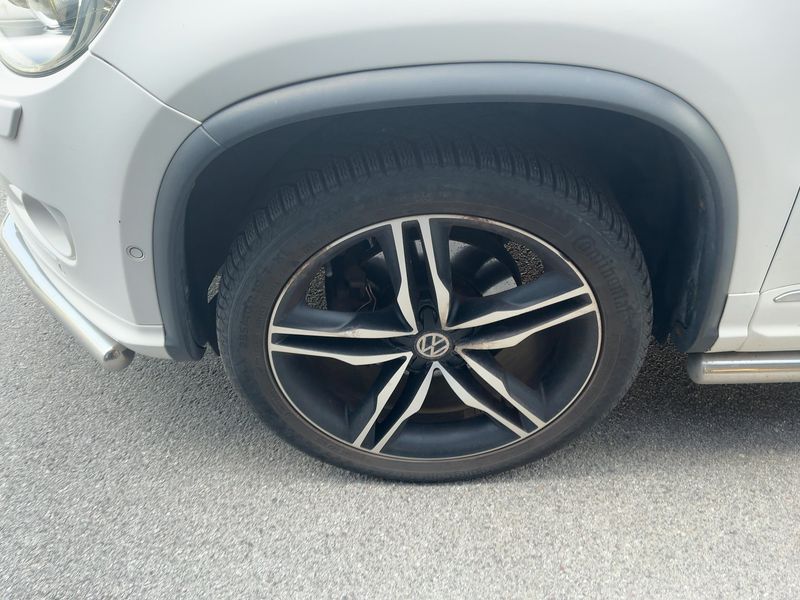 Volkswagen Tiguan 2.0 TDI Sport & Style 4Motion 2011 – снимка 3