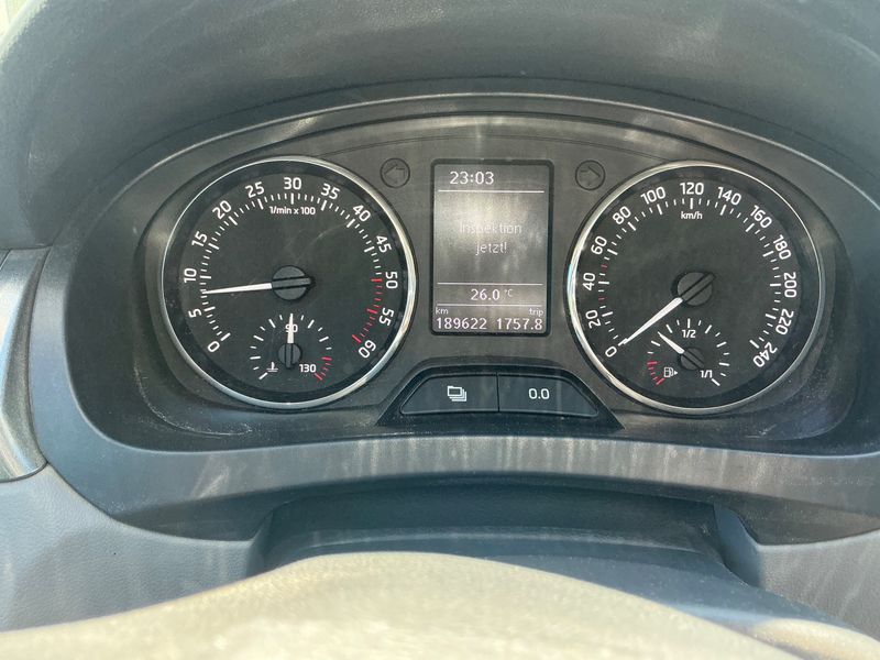 Skoda Rapid Spaceback 1.6 TDI Ambition 2014 – снимка 4
