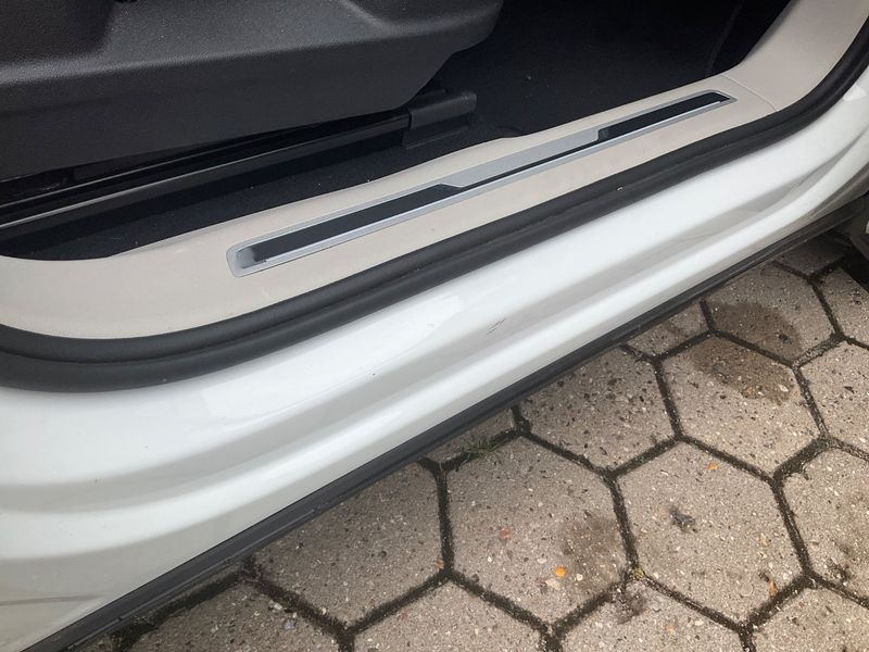 Volkswagen Tiguan 2.0 TDI Highline BlueMotion Tech 2018 – снимка 22