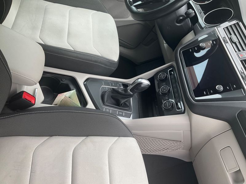 Volkswagen Tiguan 2.0 TDI Highline BlueMotion Tech 2018 – снимка 38