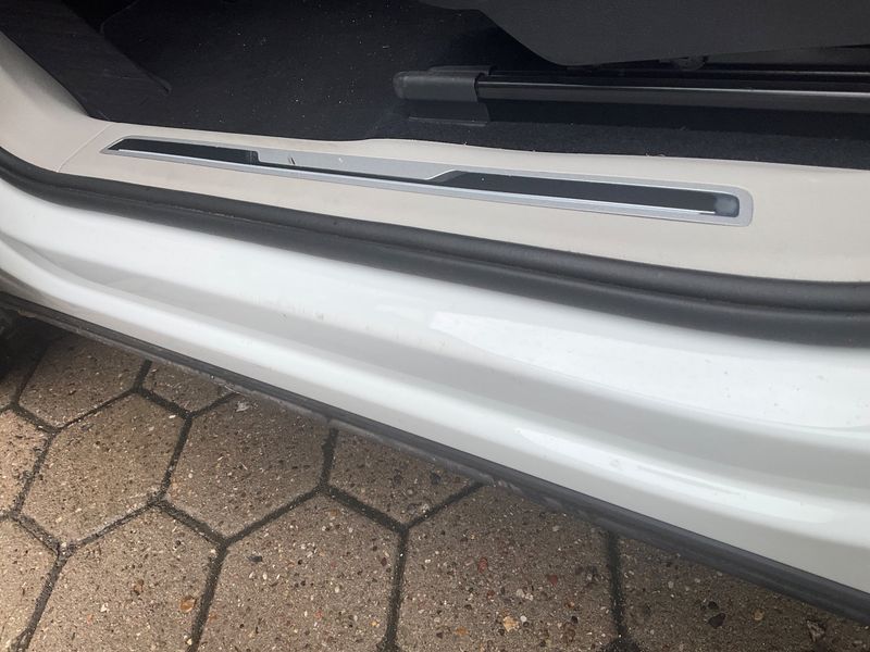 Volkswagen Tiguan 2.0 TDI Highline BlueMotion Tech 2018 – снимка 25