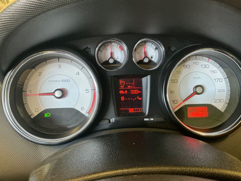 Peugeot 308 1.6 HDi Premium Pack 2008 – снимка 4