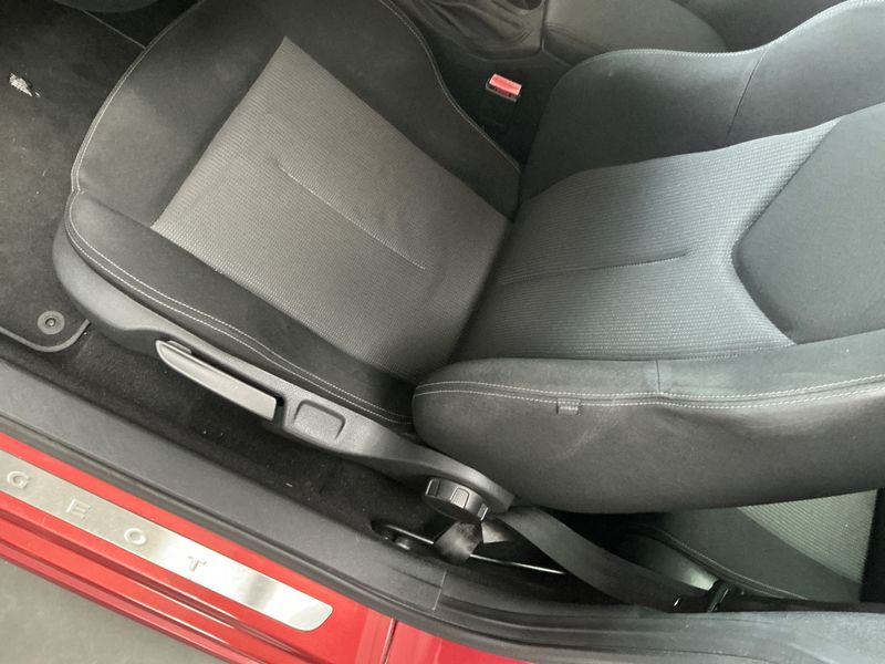 Peugeot RCZ 2.0 HDi Basis 2010 – снимка 28