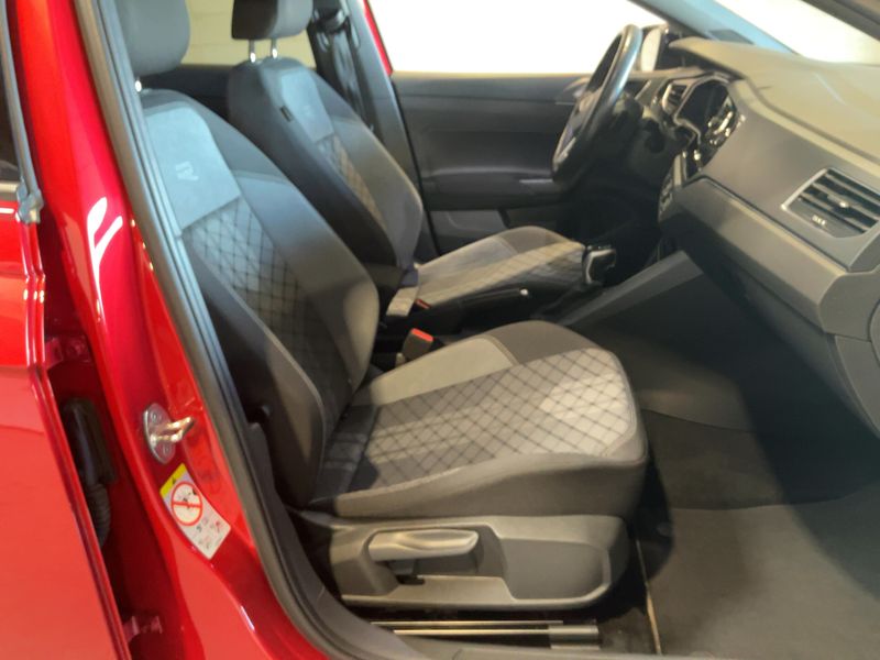 Volkswagen Taigo 1.5 TSI ACT R-Line 2022 – снимка 16