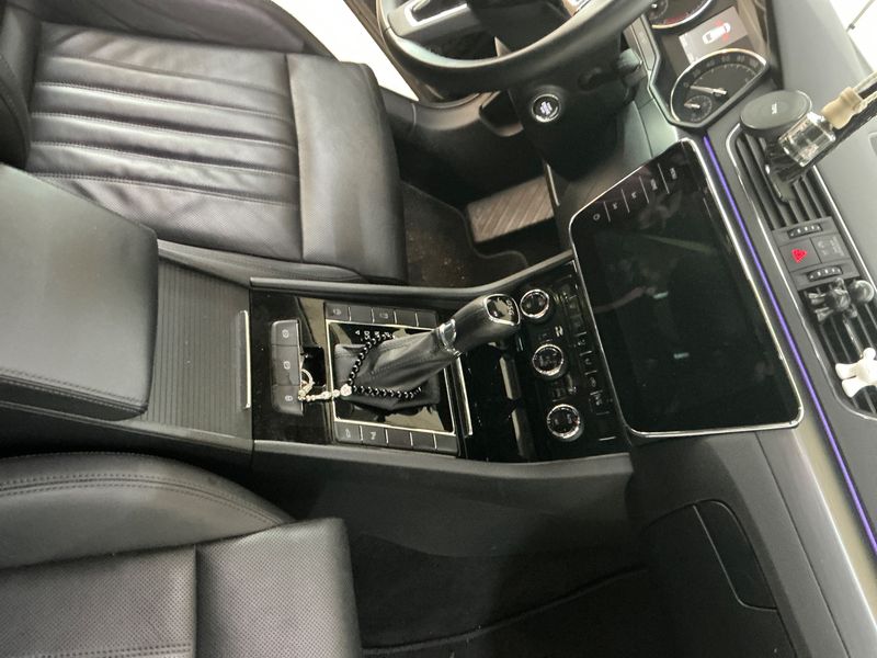 Skoda Superb 2.0 TDI Premium Edition 2019 – снимка 24