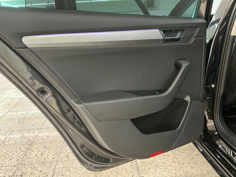 Skoda Superb 2.0 TDI Premium Edition 2019 – снимка 26