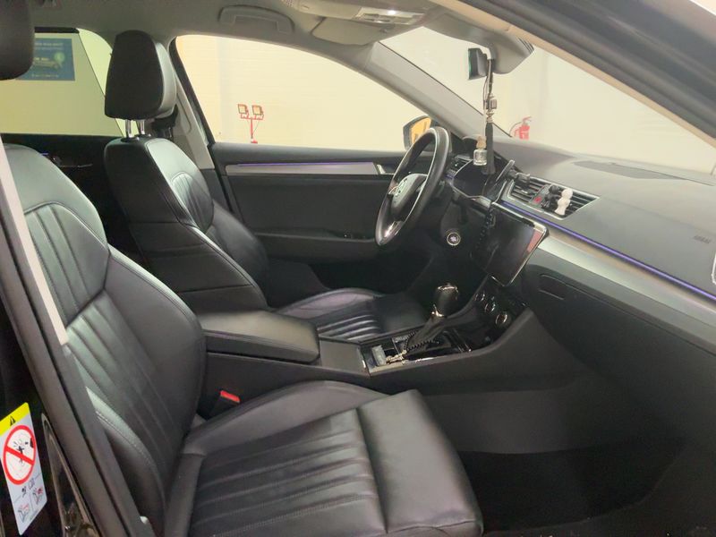 Skoda Superb 2.0 TDI Premium Edition 2019 – снимка 16