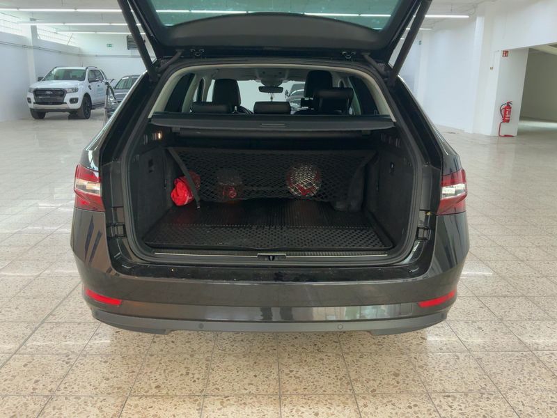 Skoda Superb 2.0 TDI Premium Edition 2019 – снимка 15