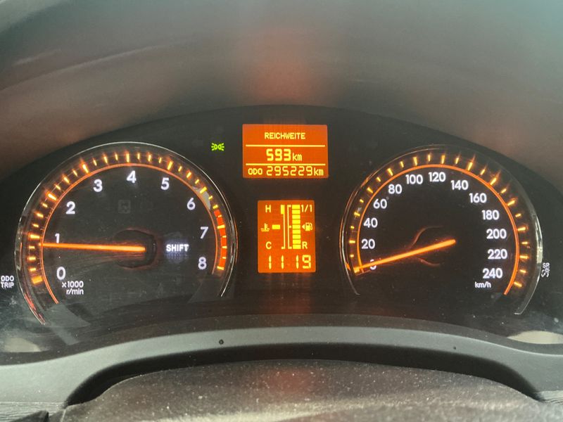 Toyota Avensis 1.8 Comfort 2011 – снимка 4