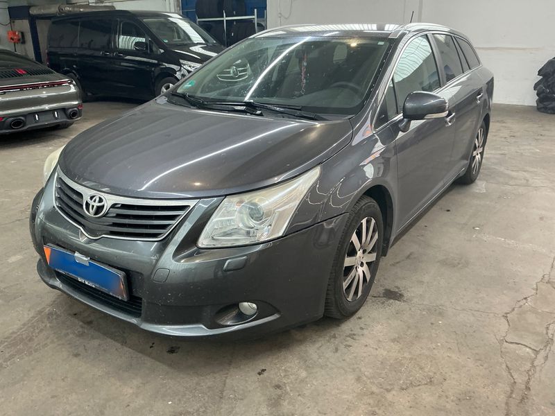 Toyota Avensis 1.8 Comfort 2011 – снимка 1