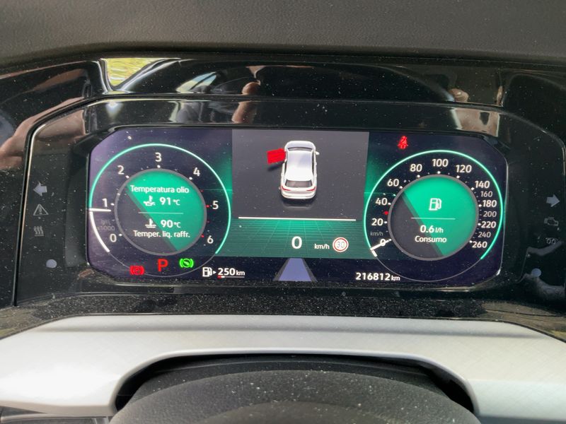 Volkswagen Golf VIII 2.0 TDI Life 2020 – снимка 18