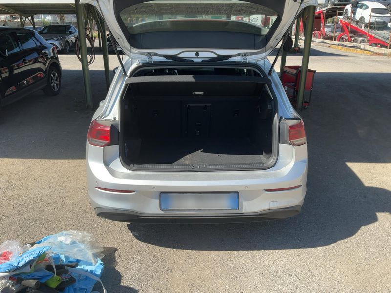Volkswagen Golf VIII 2.0 TDI Life 2020 – снимка 15