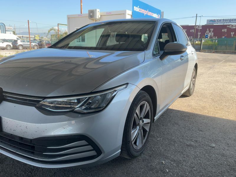 Volkswagen Golf VIII 2.0 TDI Life 2020 – снимка 2