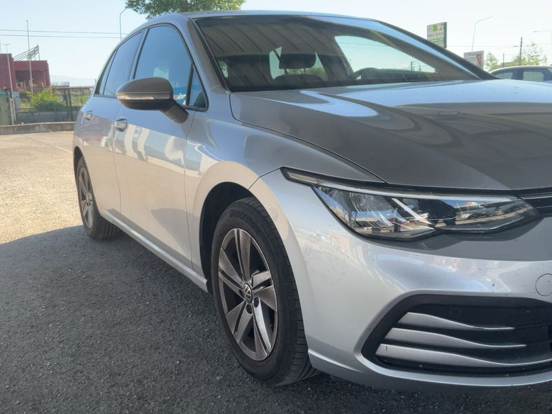 Volkswagen Golf VIII 2.0 TDI Life 2020 – снимка 12