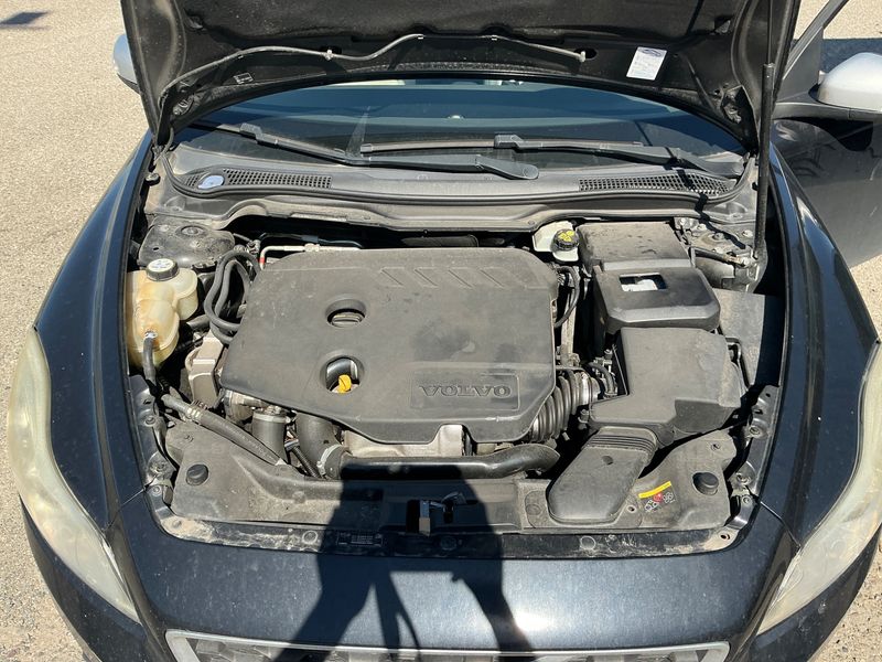 Volvo C30 1.6 DRIVe Edition R-Design 2012 – снимка на щета