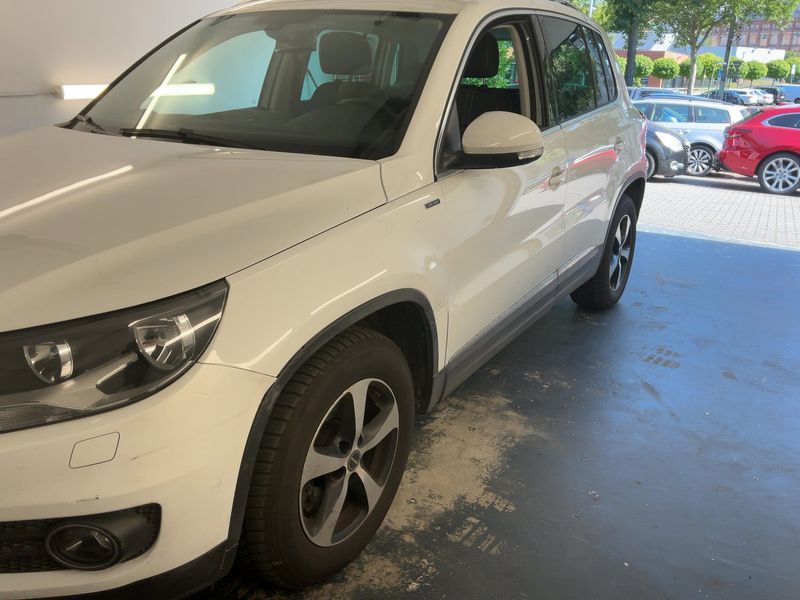 Volkswagen Tiguan 2.0 TDI Lounge Sport & Style BlueMotion Tech 2016 – снимка 2