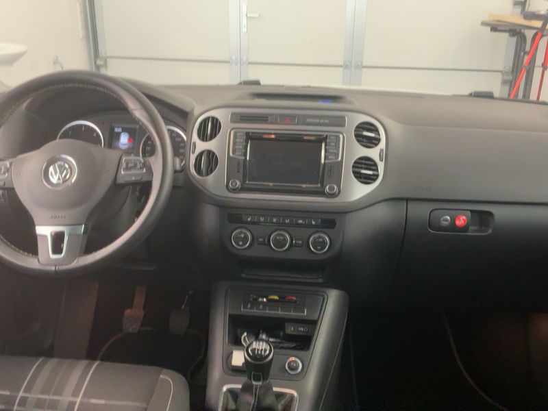 Volkswagen Tiguan 2.0 TDI Lounge Sport & Style BlueMotion Tech 2016 – снимка 17
