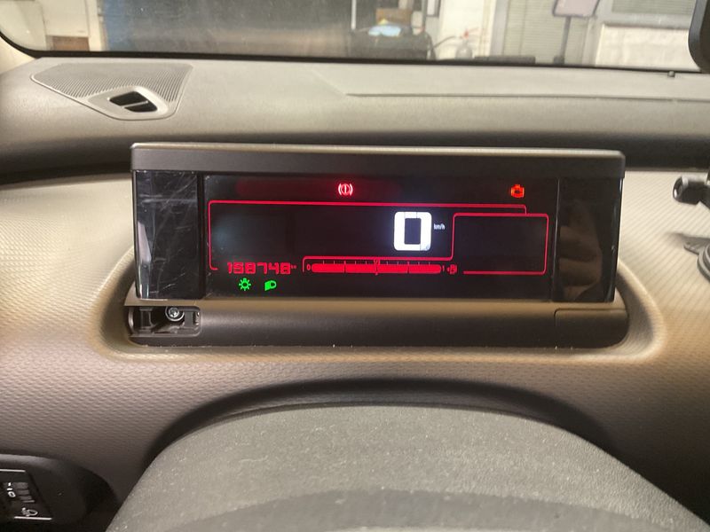 Citroen C4 Cactus 1.6 Blue-HDi Feel 2015 – снимка 4