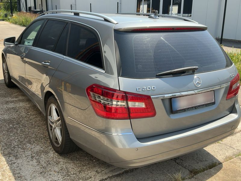 Mercedes-Benz E-Klasse E 200 CDI T BlueEfficiency Avantgarde 2011 – снимка 6