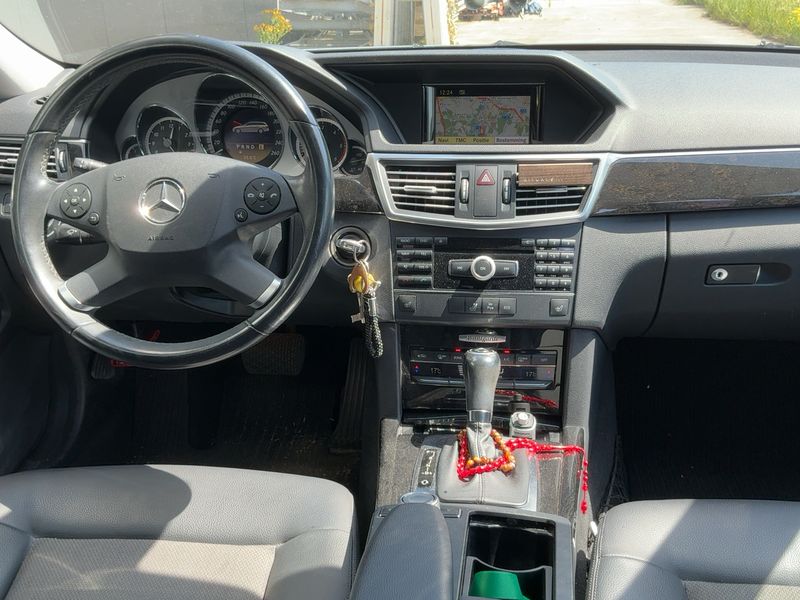 Mercedes-Benz E-Klasse E 200 CDI T BlueEfficiency Avantgarde 2011 – снимка 17