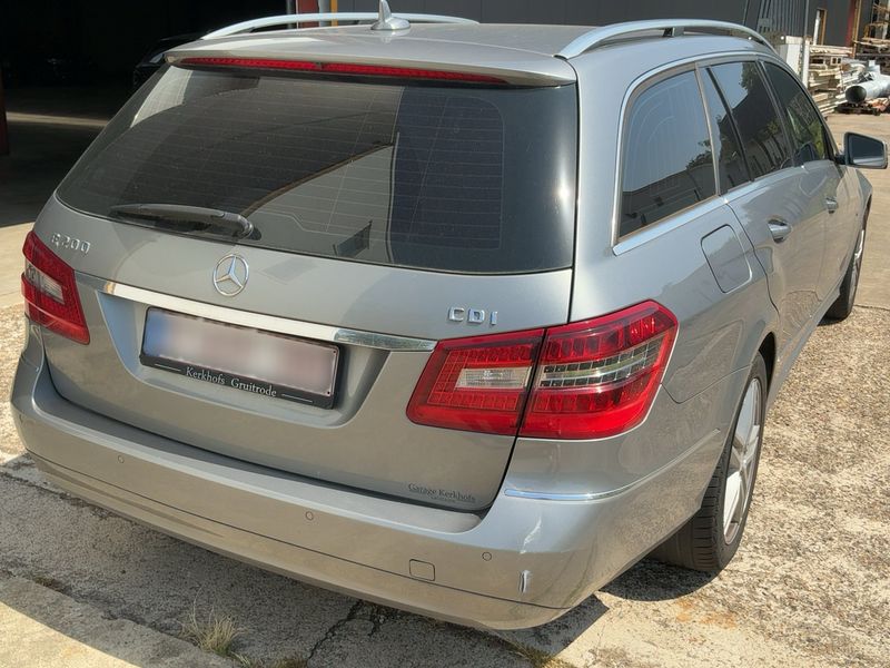 Mercedes-Benz E-Klasse E 200 CDI T BlueEfficiency Avantgarde 2011 – снимка 8
