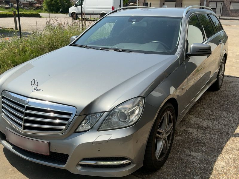 Mercedes-Benz E-Klasse E 200 CDI T BlueEfficiency Avantgarde 2011 – снимка 1