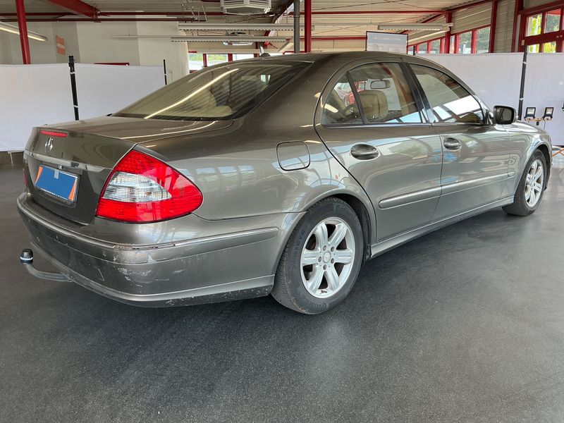 Mercedes-Benz E-Klasse E 220 CDI Avantgarde 2009 – снимка 2