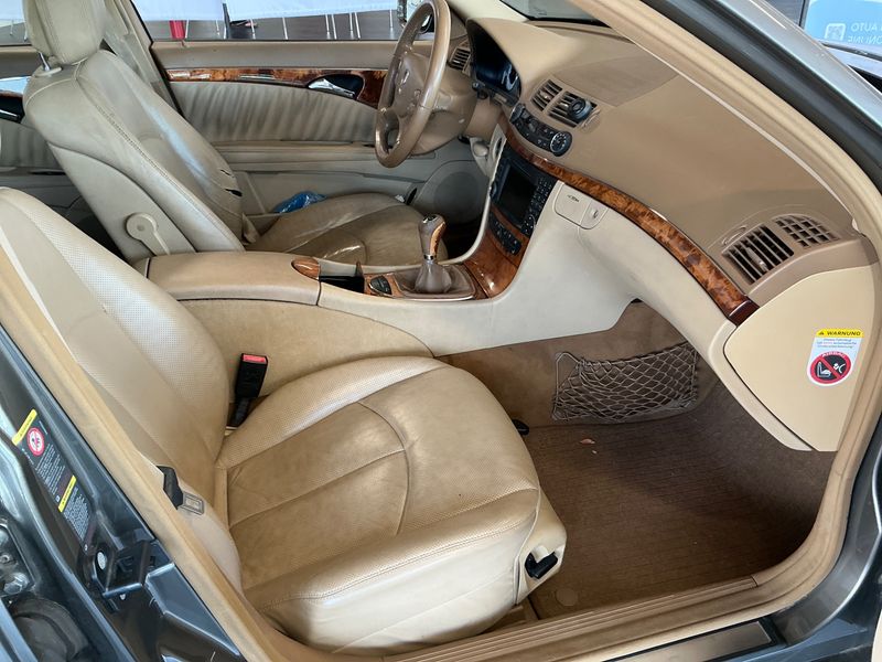 Mercedes-Benz E-Klasse E 220 CDI Avantgarde 2009 – снимка 3