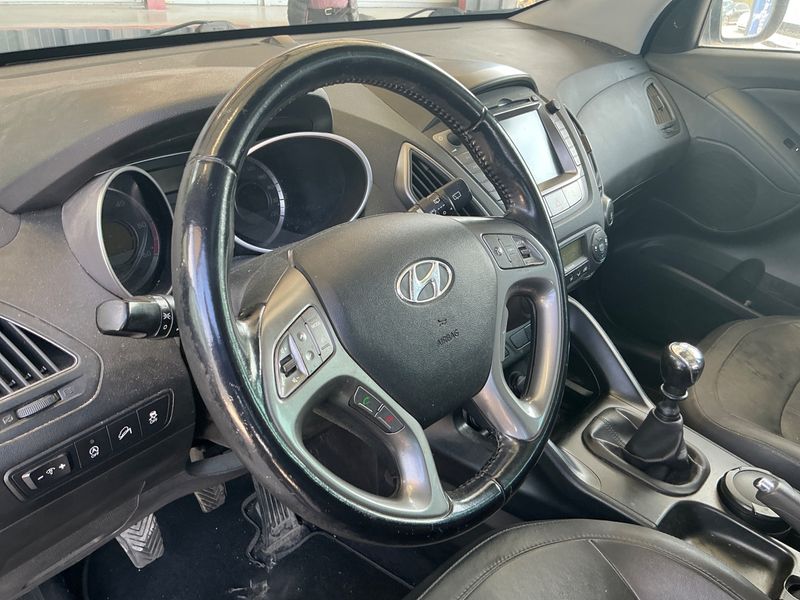 Hyundai ix35 1.7 CRDi Premium Limited Blue 2WD 2014 – снимка 41