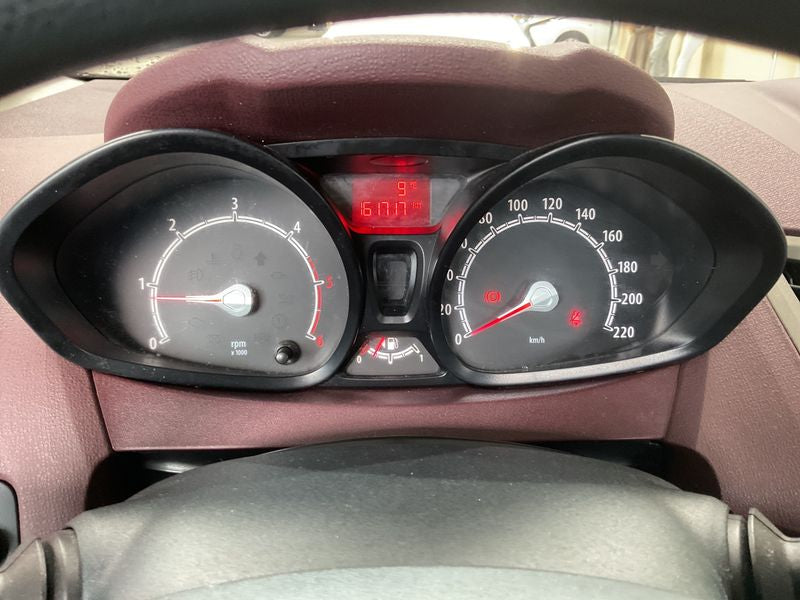 Ford Fiesta 1.6 TDCi ECOnetic 2010 – снимка 4