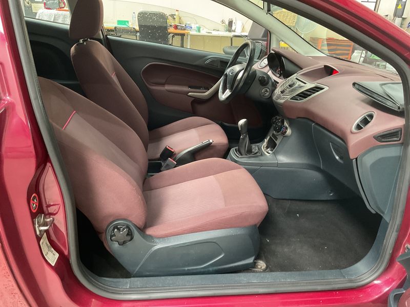 Ford Fiesta 1.6 TDCi ECOnetic 2010 – снимка 3