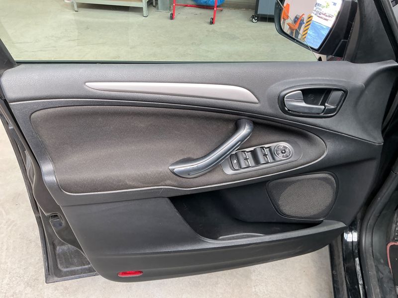 Ford Galaxy 2.0 TDCi Business Edition 2015 – снимка 33